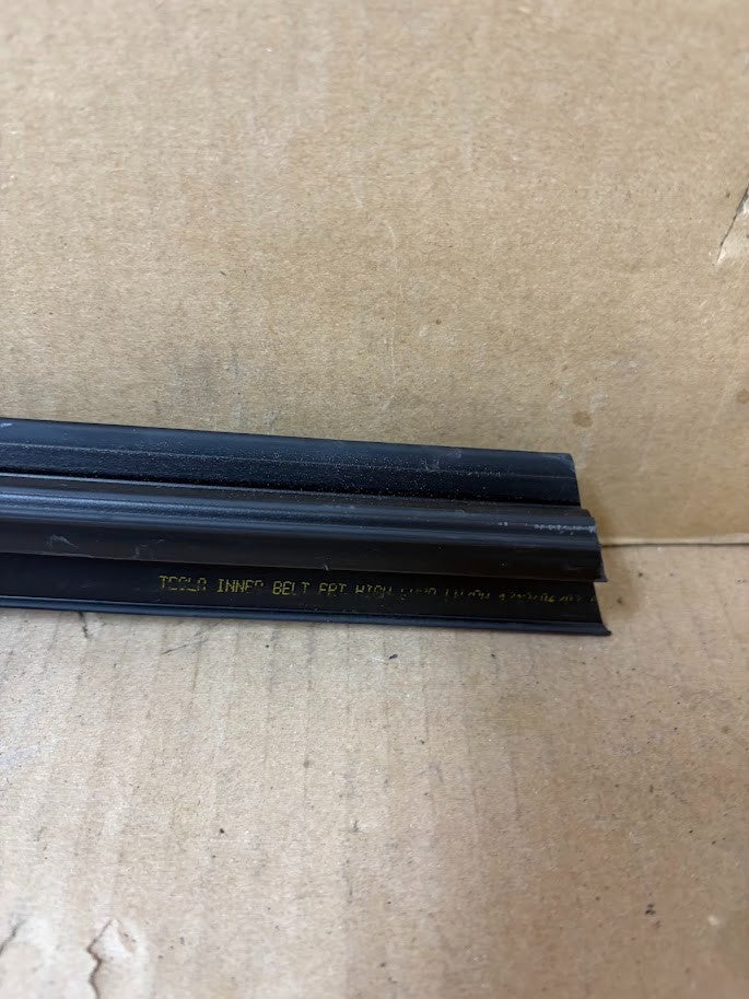 ✅24-27 Tesla Model 3 Highland Front Left Hand Inner Belt Seal 1712606-00-C OEM