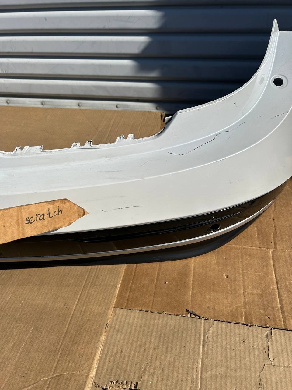 ✅ Lucid Air Rear Bumper Cover Kit 4 pcs White E220E1-03 w/scratches