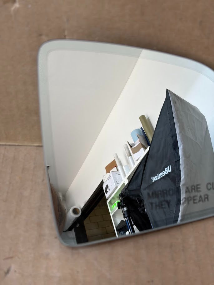 ✅ 20-26 Tesla Model Y Right Outside View Door Mirror Glass P2529.0514A-B