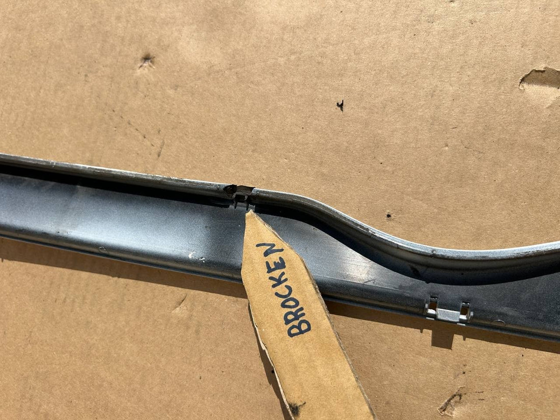 ✅ 12-20 Tesla Model S Right Skirt Scuff Plate Molding 1012217-00-C /broken