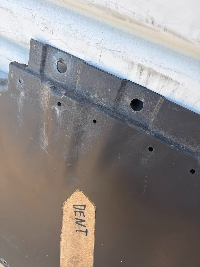✅ 20-23 Tesla Model Y Rear Bumper Lower Diffuser 1494007-00-B/dented