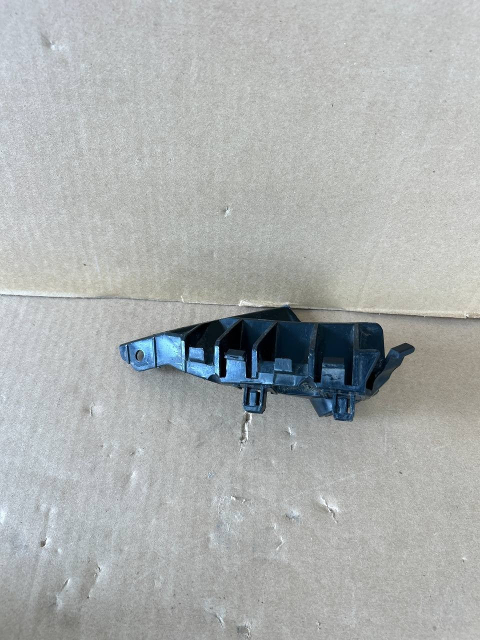 ✅ 12-20 Model S Front Driver Side Bumper Fascia Fender Bracket Left 6005888-00-D