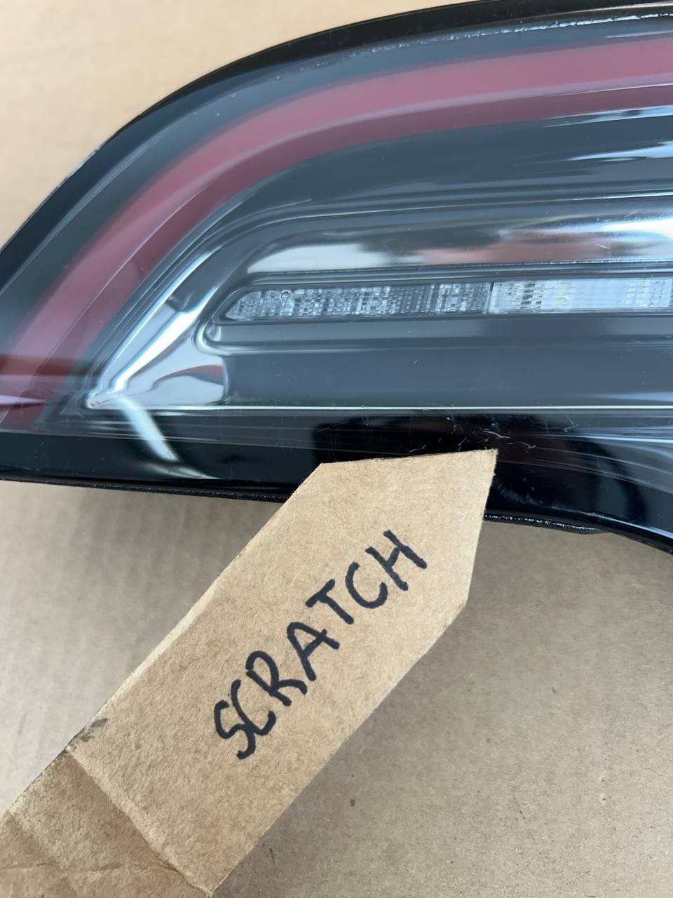 ✅2017-2020 Tesla Model 3 Right RH Inner LED Tail Light 1077402-00-G w/scratch