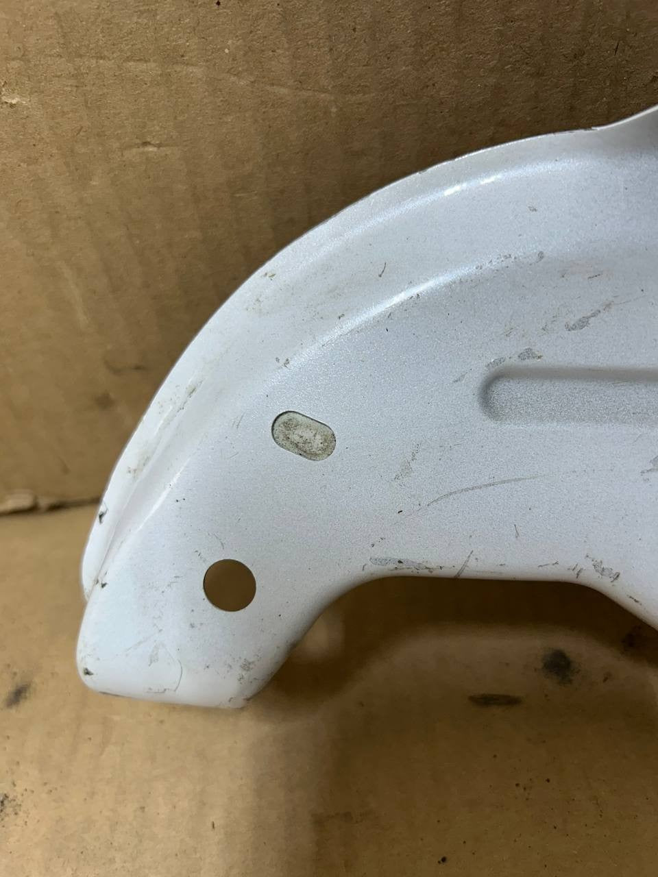 ✅ 17-23 Model 3 Front Driver Side Fender Mount Support Bracket Left 1092304-00-B