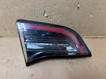 ✅ 17-20 Tesla Model 3 Left LH Inner LED Tail Light 3 Pin 1077401-00-G /scratched