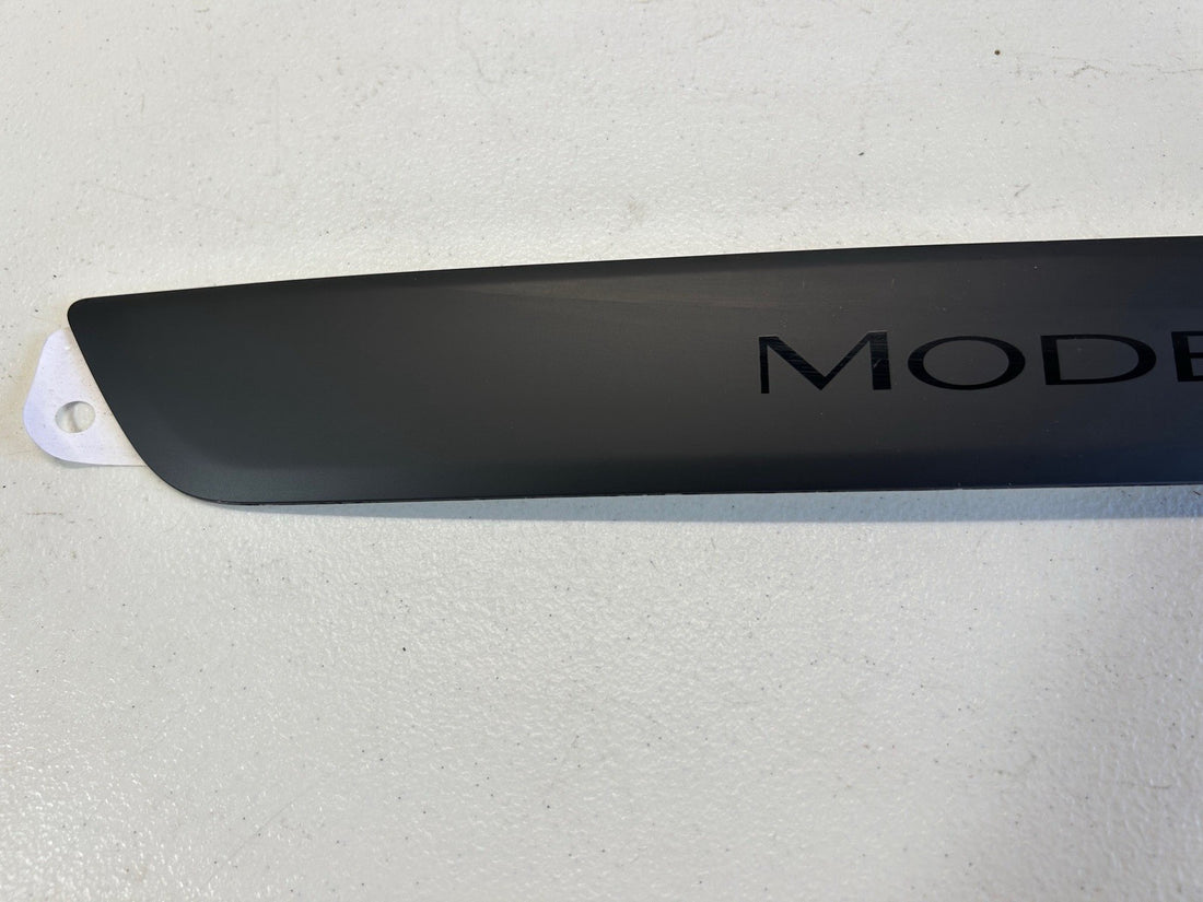 ✅ 2020-2024 TESLA MODEL Y INNER DOOR SILL PLATE OEM 1494301-00-B