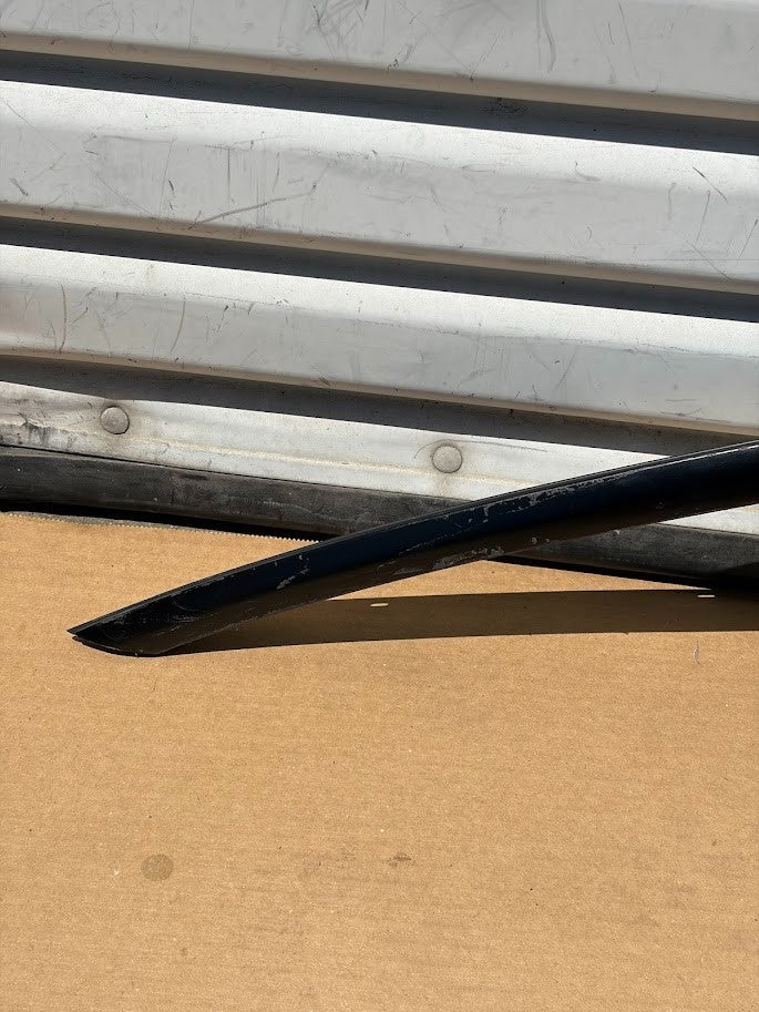 ✅ 21-26 Model 3 Left Side Upper Bright Trim Roof Molding 1083519-01-D