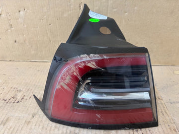 ✅17-23 Tesla Model 3/Y Rear Left Inner Taillight 4 PIN 1502086-00-D/scratched