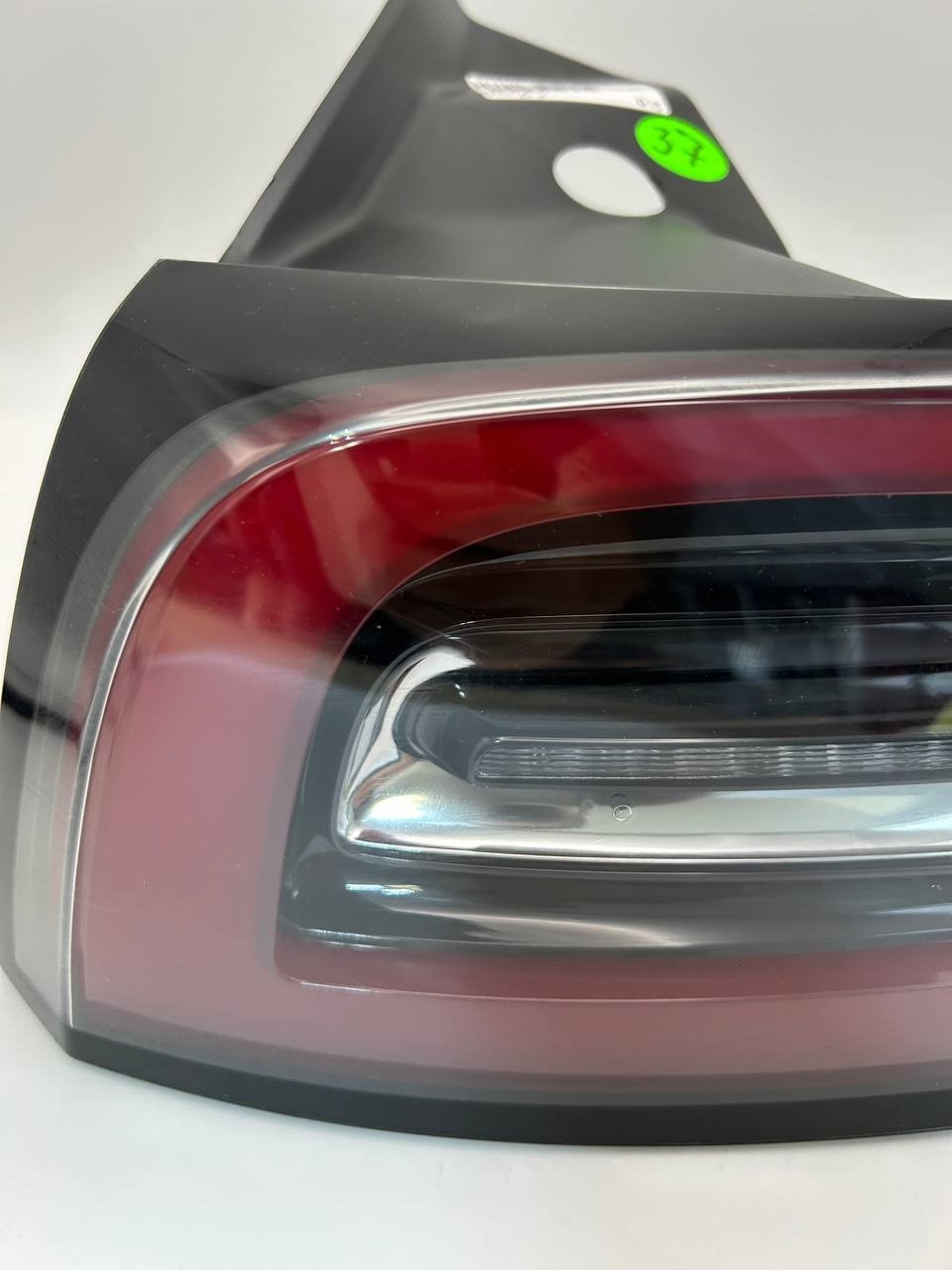 ✅OEM 17-24 Tesla Model 3 Tail Light Outer Rear Tailight Left 3 PIN 1077397