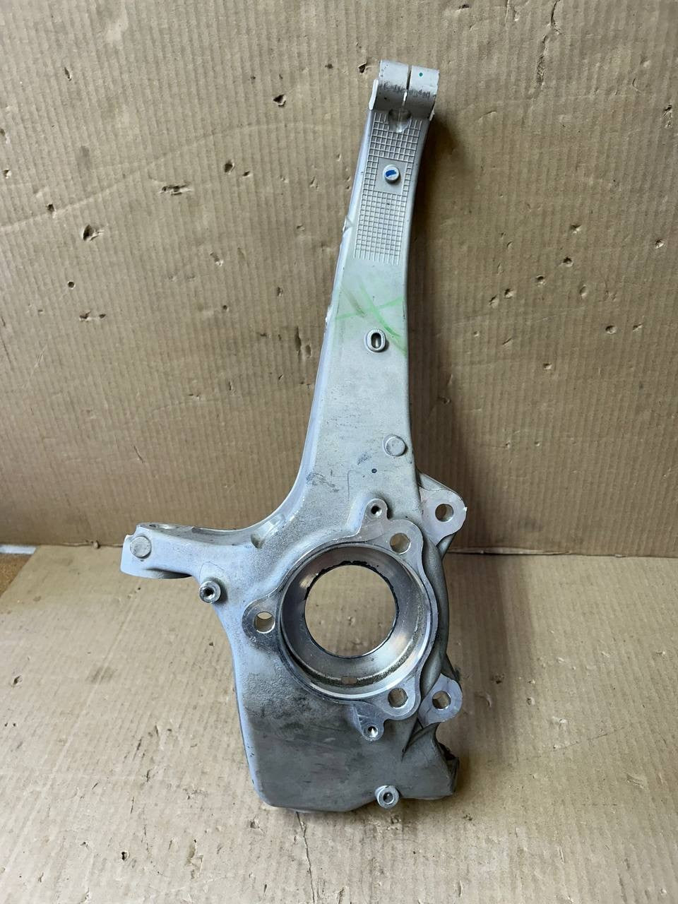 ✅ 2020-2023 Tesla Model Y Front Left Steering Knuckle 1188311-00-E