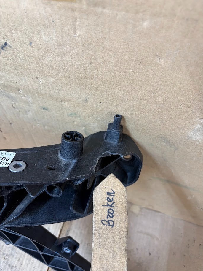 ✅17-23 Tesla Model 3 Front Radiator Support Bracket OEM 1118289-00-L/damaged