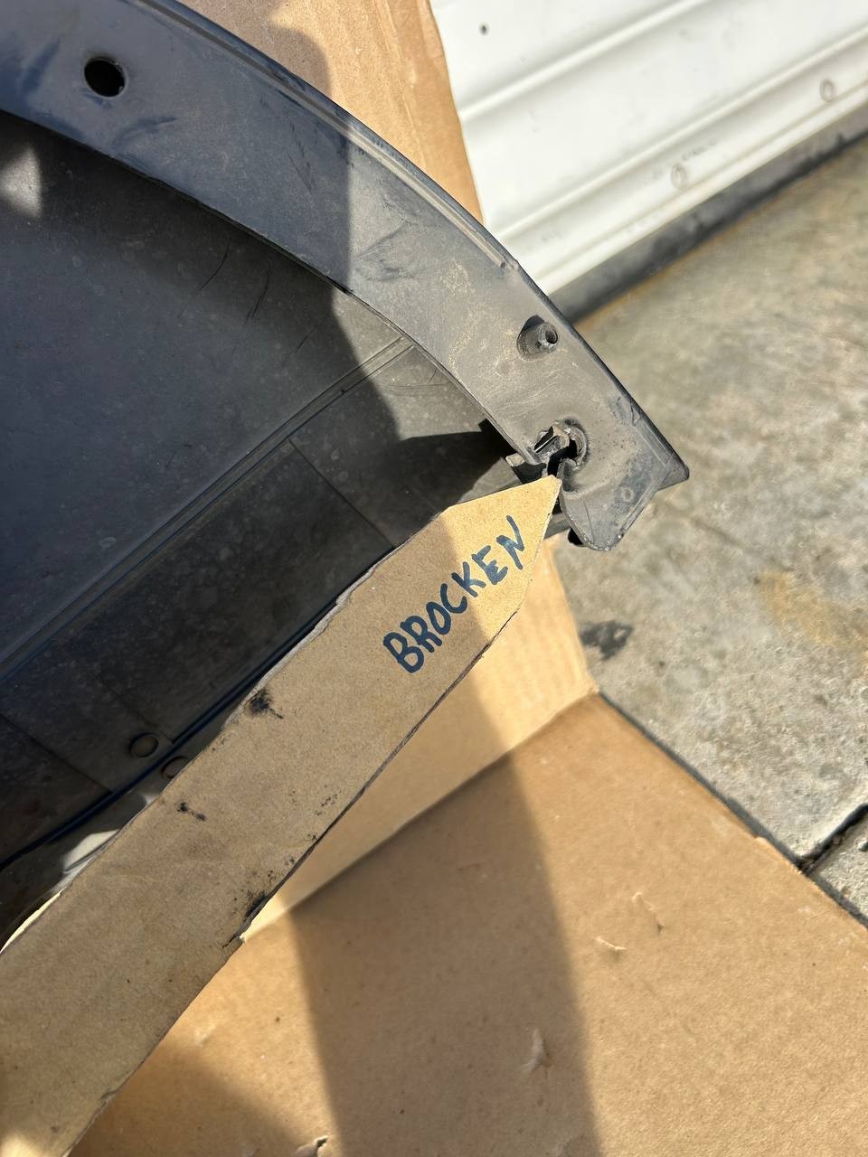 ✅ 20-23 Tesla Model Y Front Bumper Lower Valance Shield Cover 1493760-00A broken