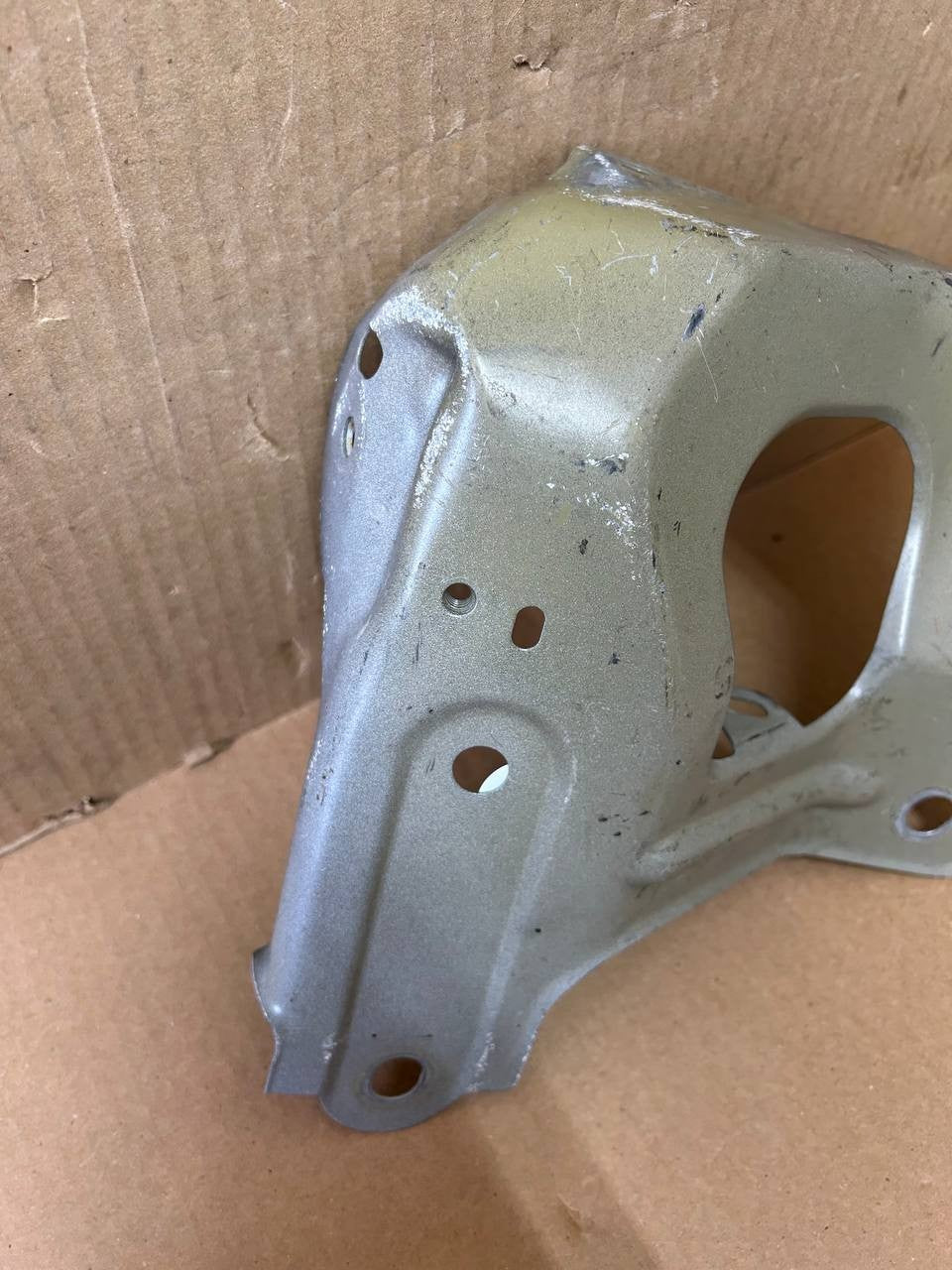 ✅ 2020-2024 Tesla Model Y Front Right Fender Mount Support Bracket 1487492-00-A