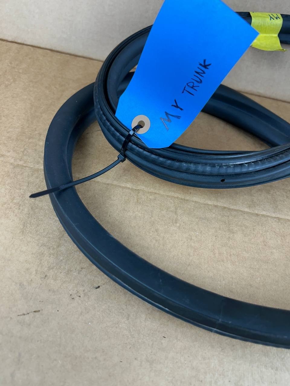 ✅20-23 Tesla Model Y Trunk/Hatch Seal
