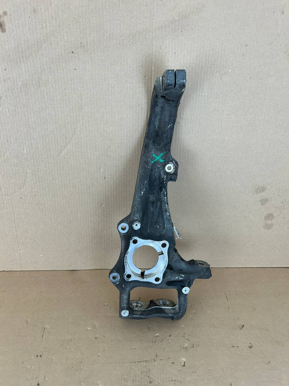 ✅2016-2020 Tesla X  Front Passenger Right Side Steering Knuckle 1027316-00-F