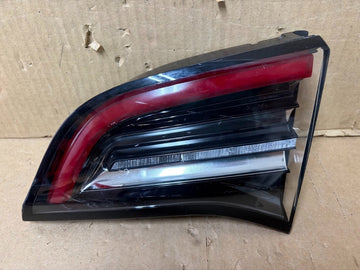 ✅ 2017-2023 Model 3 Rear Right Inner Taillight LED Tail Lamp 3-Pin 1077402-00-E