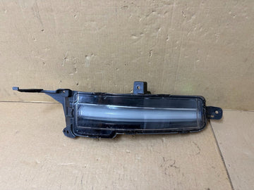 ✅2025-2026 Rivian R1T/R1S Front Right Foglight Lamp PT00882633-C /scracthed