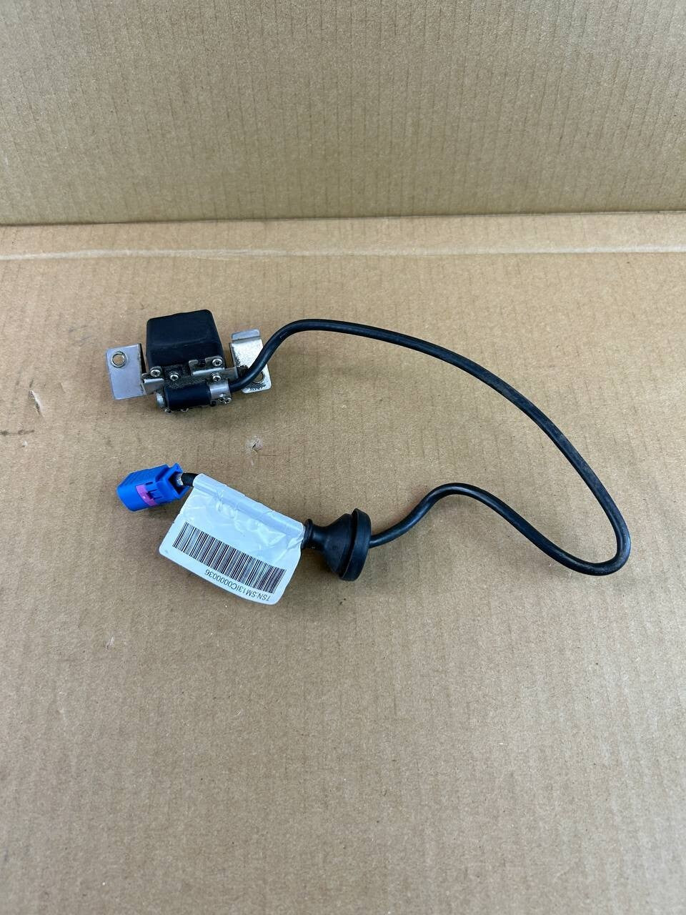 ✅Tesla Model S Rear View Back Up Reverse Camera Lid Trim 1006773-00-E OEM