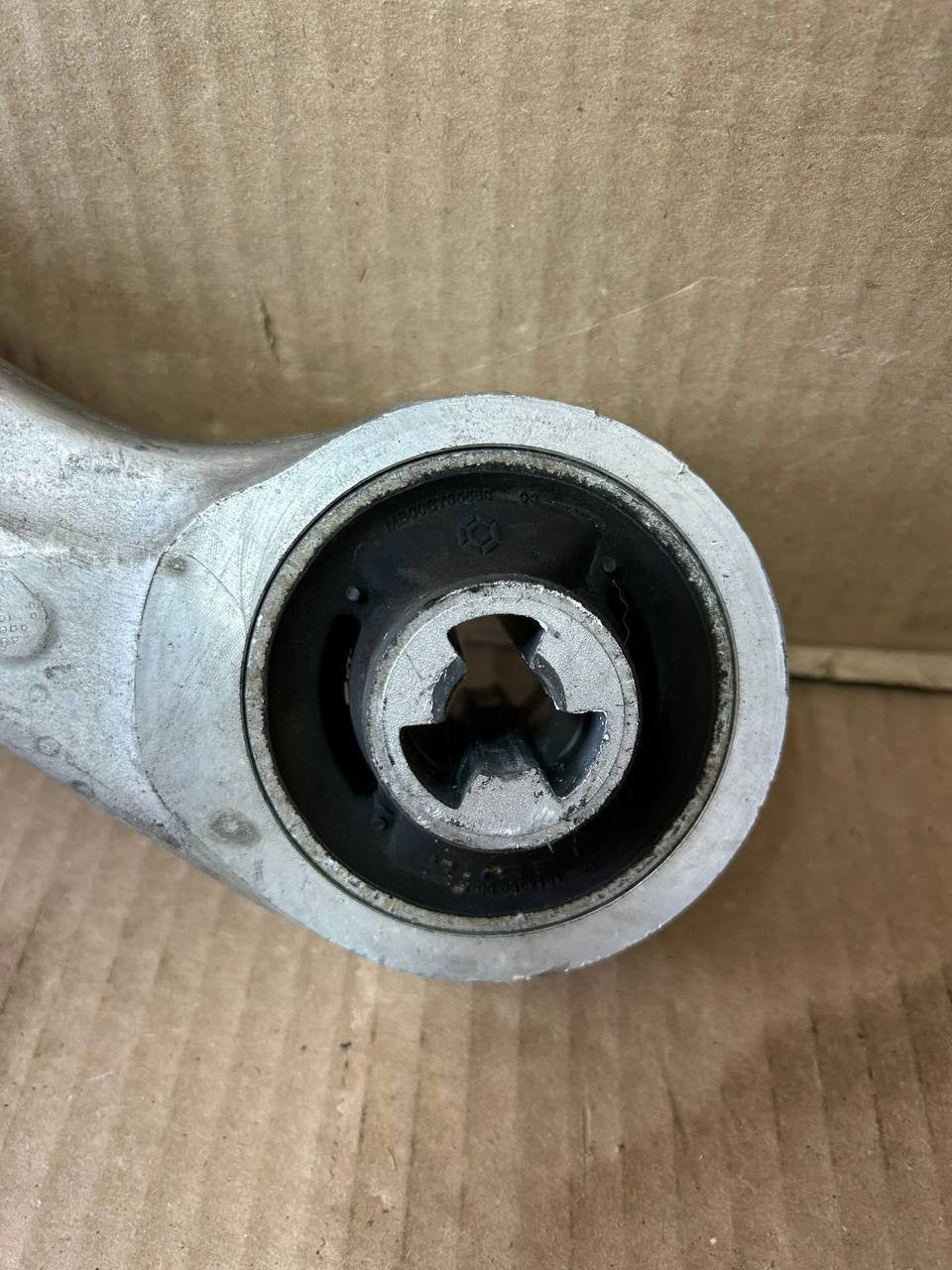 ✅ 17-23  Tesla model 3/Y Front Right Lower Control Arm OEM 1044359-00-A OEM