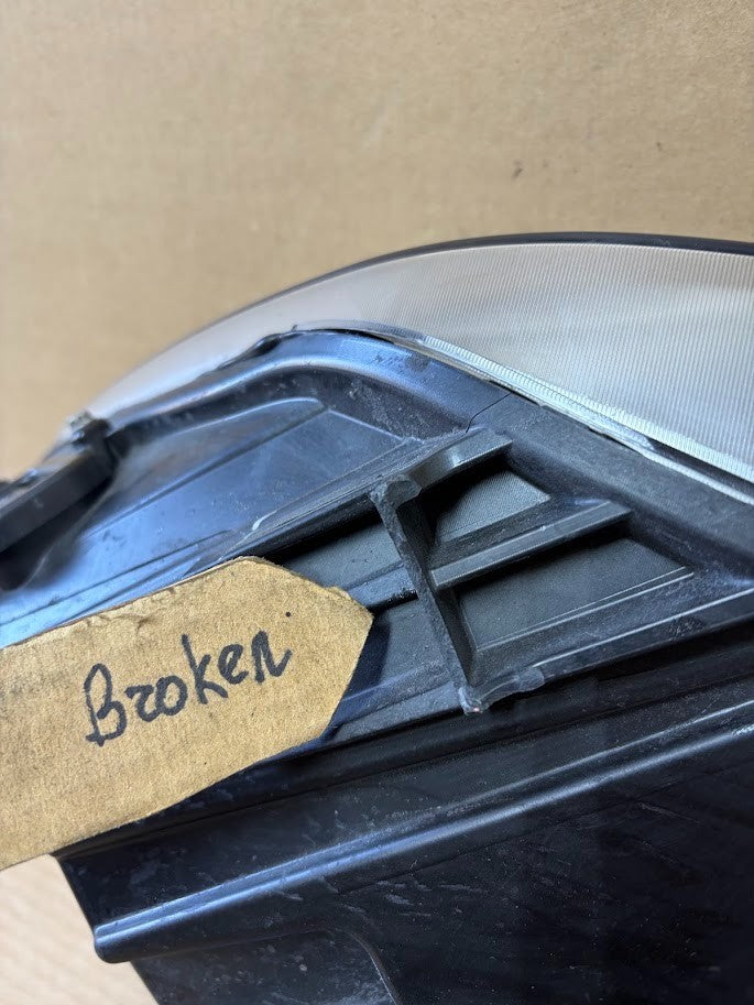 ✅ 2016-2020 Tesla Model S Right Side Headlight 1065042-00-D /broken