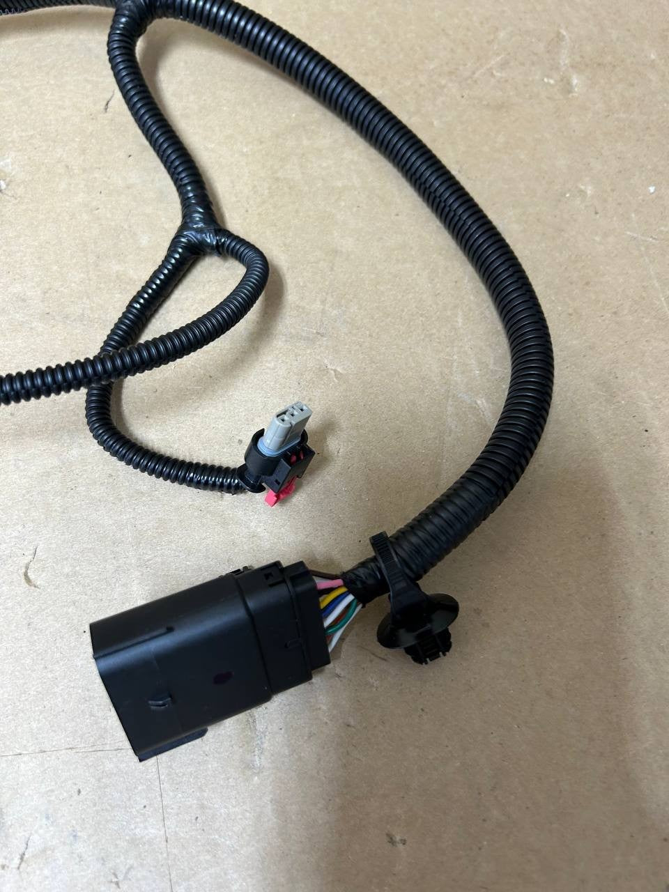 ✅ NEW! 21-23 Tesla Model 3 Front Radiator Support Fan Wiring Harness 2567961