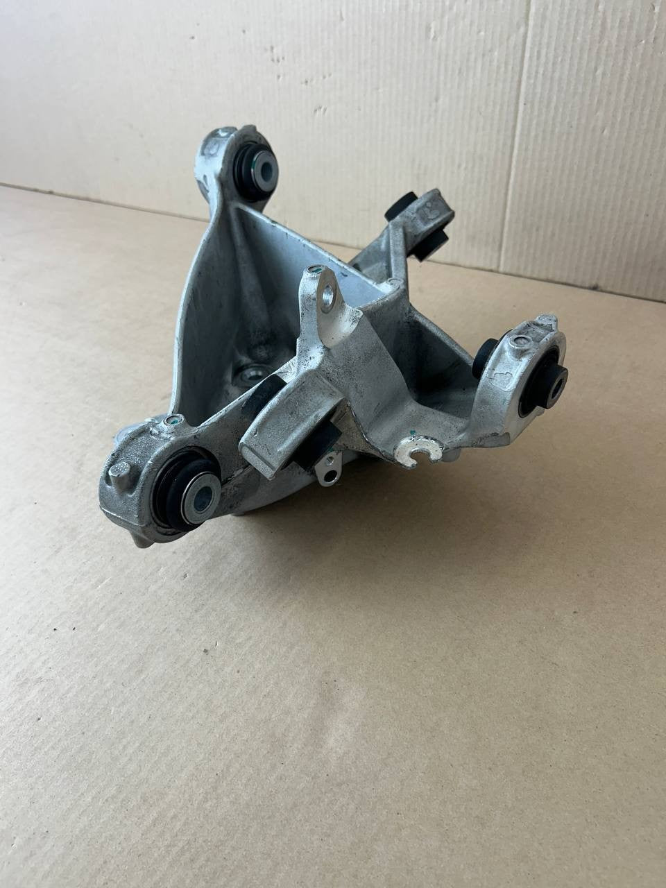 ✅2020-2024 Tesla Model Y Rear Passenger Side Steering Knuckle 1188416-00-G