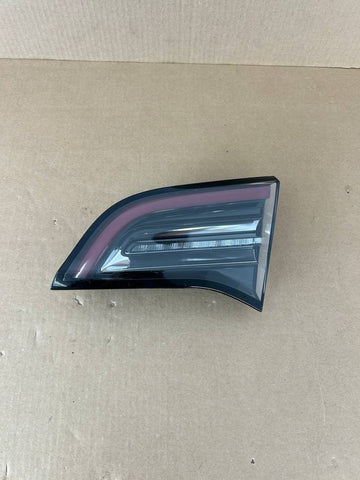 ✅17-23 Tesla Model 3 Rear Right Side LED Inner Tail Light 1077402-00-F w/scratch