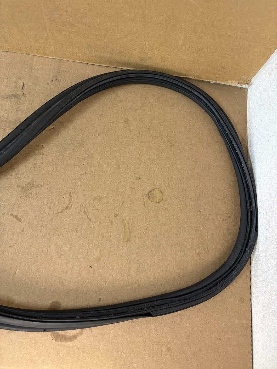 ✅20-24 Tesla Model Y Rear Trunk Liftgate Weatherstrip Rubber Seal 1497681-00-B