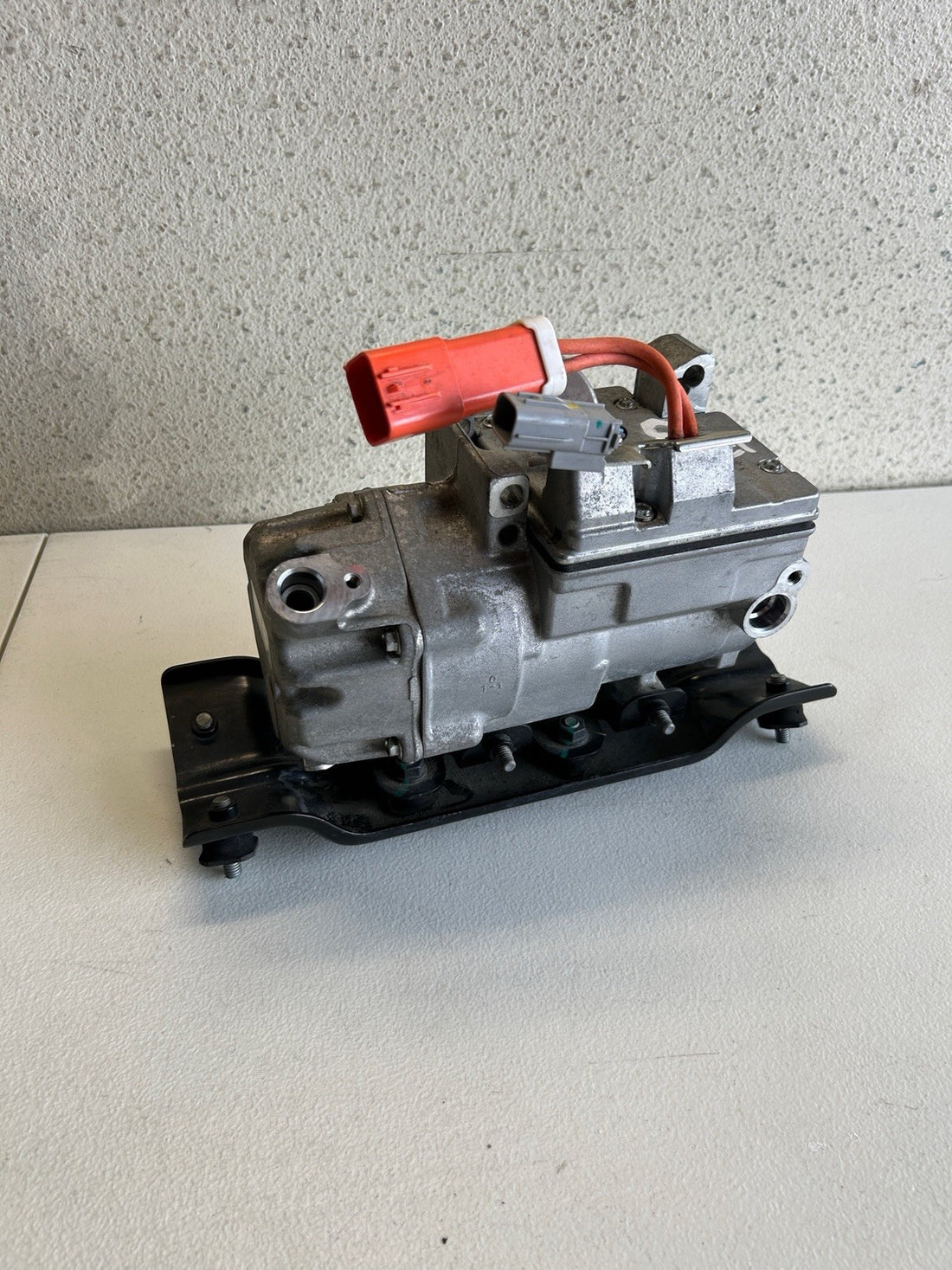 ✅2012-2015Tesla Model S AC Compressor 042200-0691 OEM