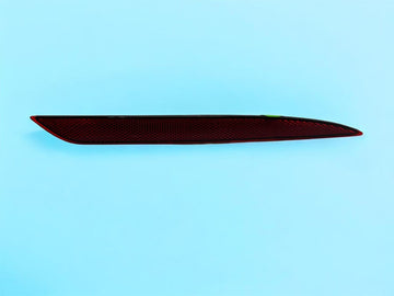 ✅ 20-24 Tesla Model Y  Rear Reflector Right Side 1800035-00