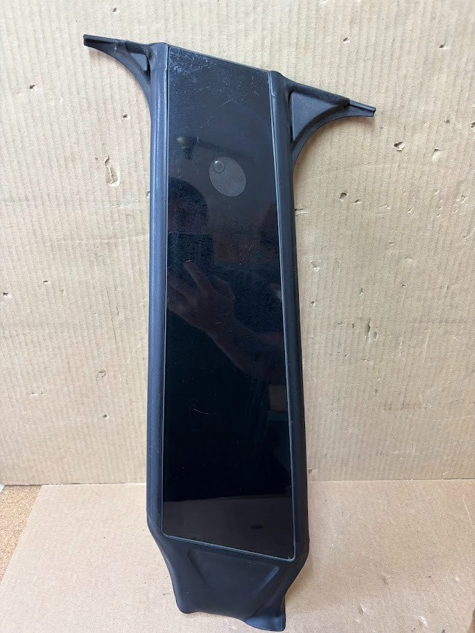 ✅ 20-24 Tesla Model Y Right Side B-Pillar Applique 1494241-00-A w/scratch