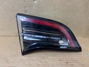 ✅17-23 Tesla Model 3 Left Inner 3 Pin Tail Light Lamp 1077401-00-G /scratched