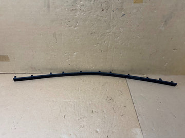 ✅ 22-24 Rivian R1S Front Left Reveal Molding Strip Cover PT00041145-B /scratched