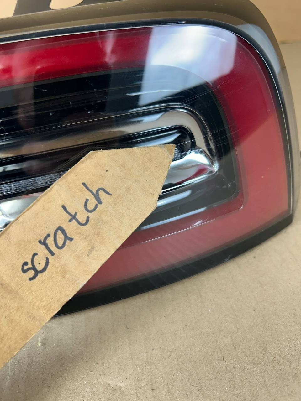 ✅17-23 Tesla Model 3/Y OEM Right Rear LED Tail Light 3-Pin 1077398 w/scratches