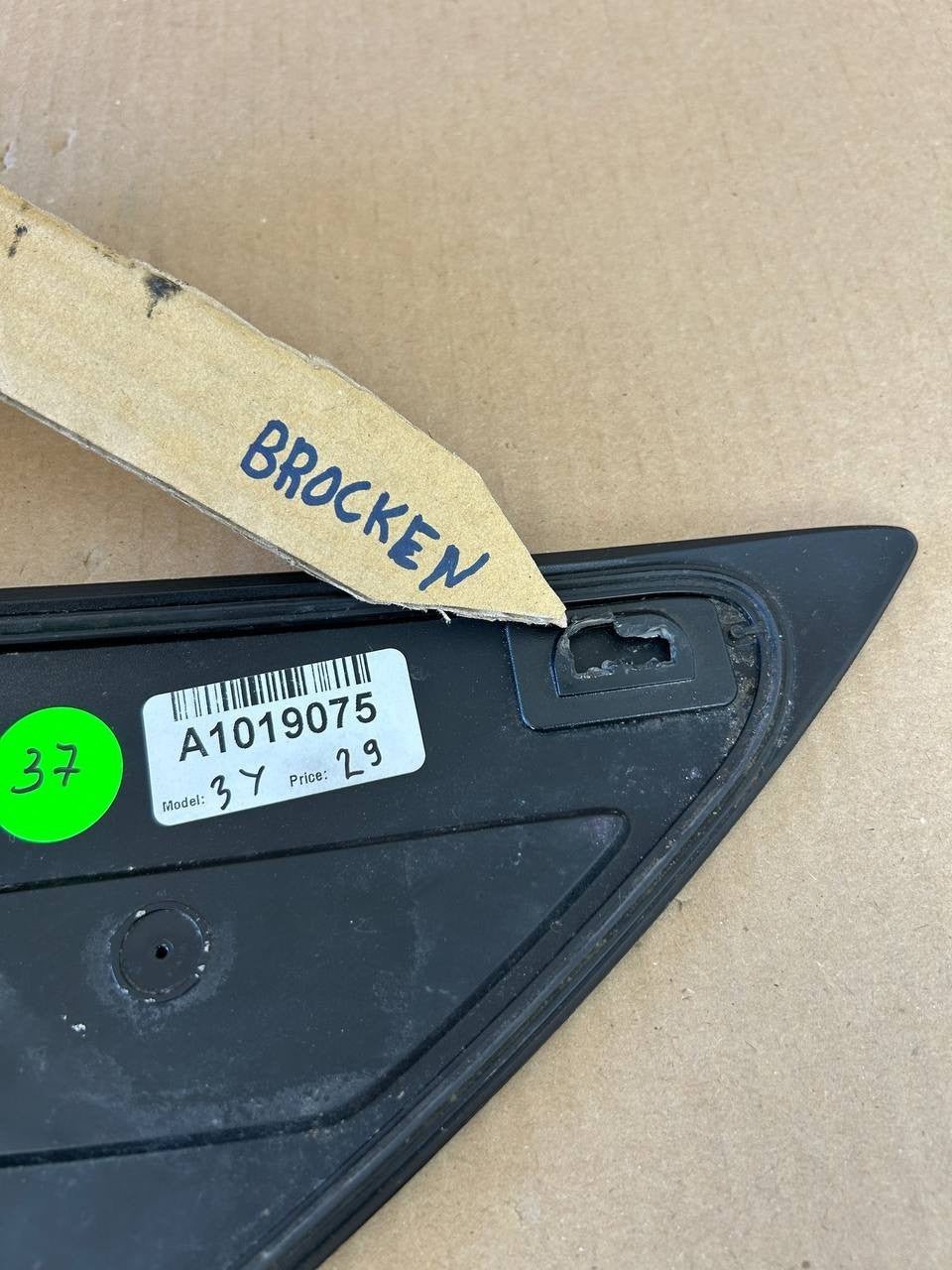 ✅ 2017-2022 Tesla Model 3 Y Rear Right Side Reflector Light 1518783-00-B /broken