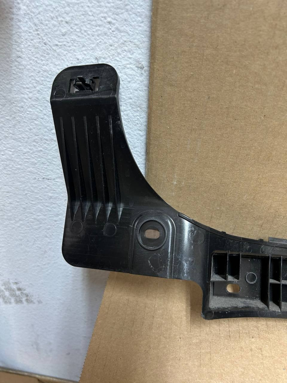 ✅ 2017-2023 Tesla Model 3 Rear Bumper Center Support Mount Bracket 1083994-00-G