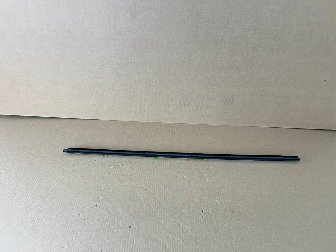 ✅NEW! 20- 24 Tesla Model Y Front Right Door Window Belt Molding 1621165-70-B OEM