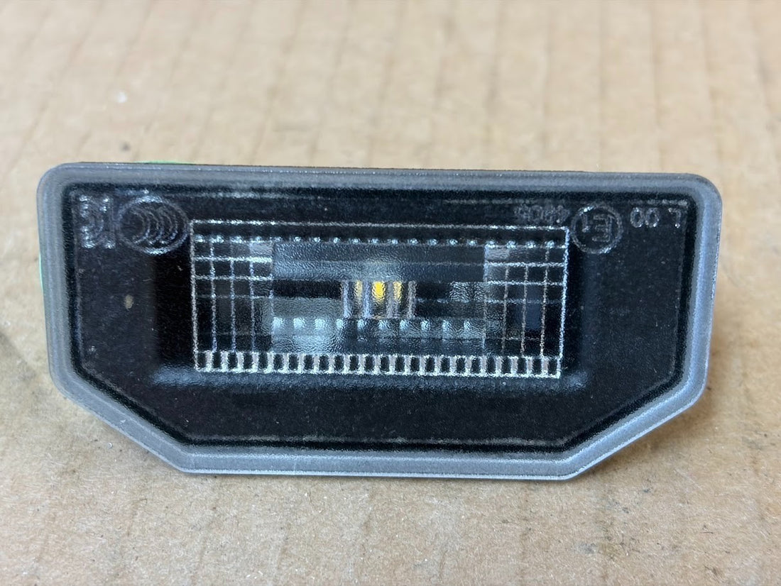 ✅17-23 Tesla Model 3 Rear Left or Right License Plate Light Lamp 1449730-00-B
