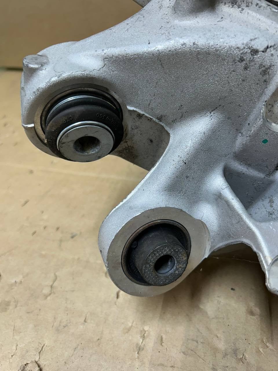 ✅2020-2024 Tesla Model Y Rear Left Suspension Spindle Knuckle 1188411-00-G