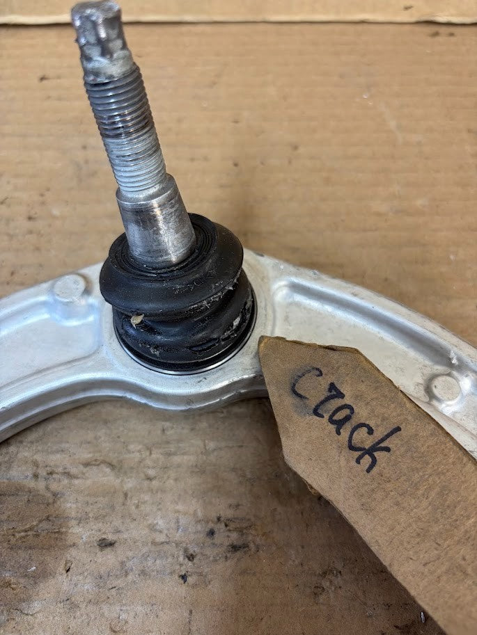 ✅22-24 Rivian R1T/R1S Front Right Upper Control Arm PT00001857 /cracked