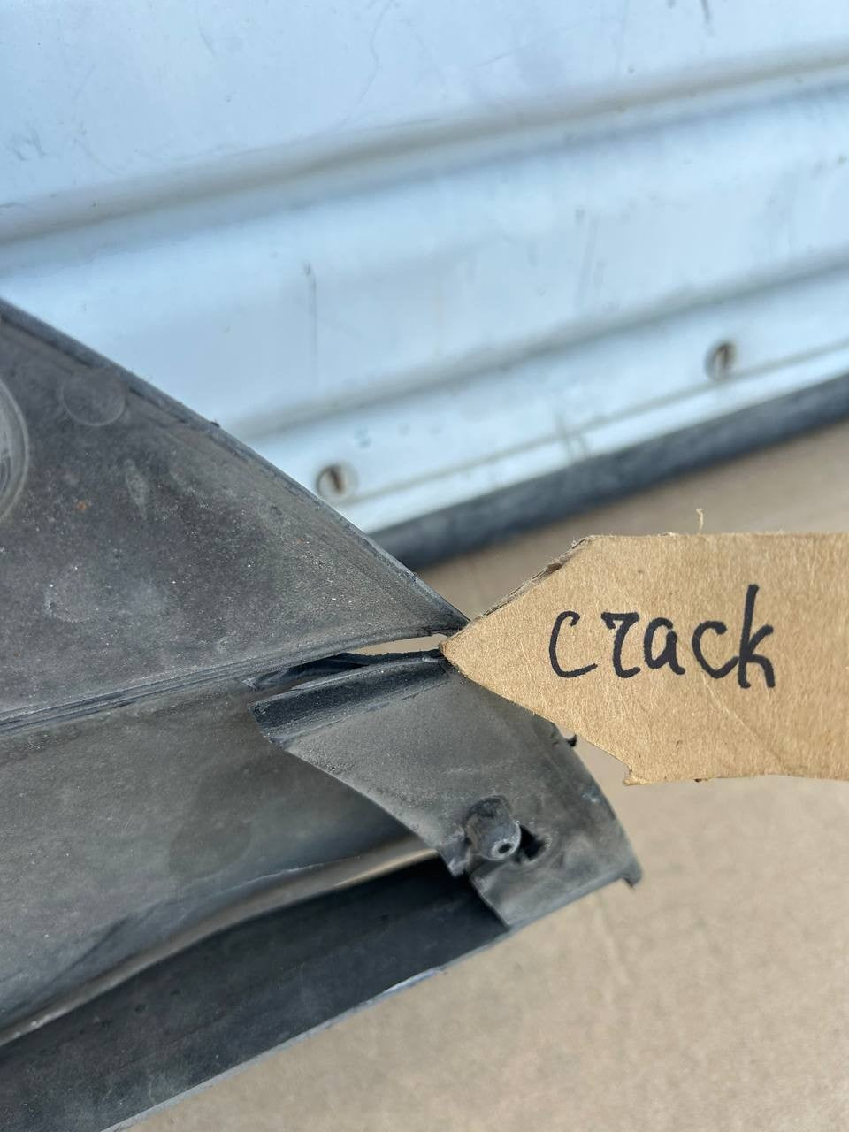 ✅ 2017-2023 Tesla Model 3  Front Bumper Lower Valance 1084174-00-D /carcked