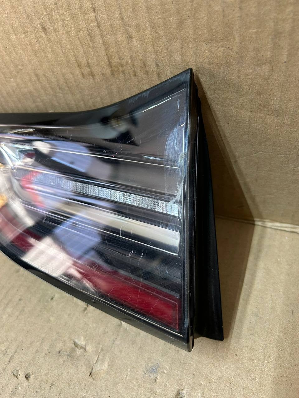 ✅ 17-23 Tesla Model 3/Y Rear Left Inner Taillight 1077401-00-G 3 PIN OEM