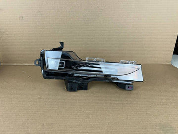 ✅ 17-23 Tesla Model 3 Front Right Turn Signal Light OEM 1077390-00-F /broken