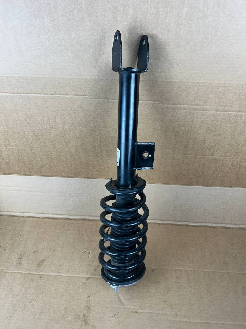 ✅2020-2023 Tesla Model Y Front Right Passenger Side Strut Shock Absorber OEM