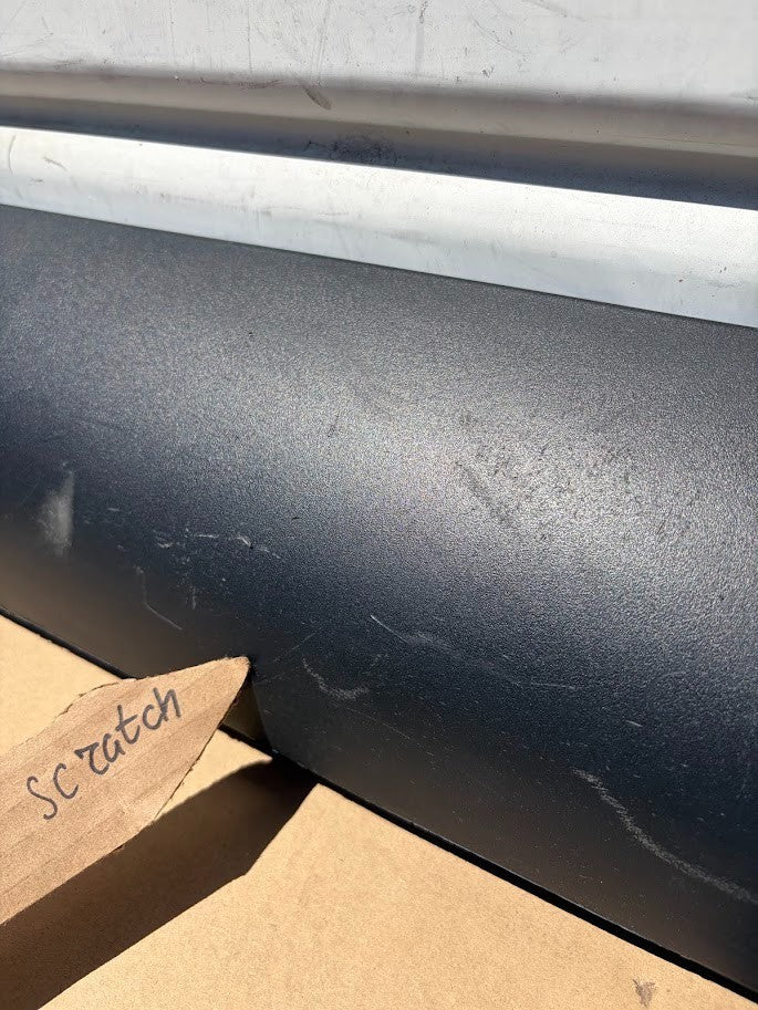 ✅ 20-22 Tesla Model Y Left Side Panel Extension 1497740-00-B /scratched