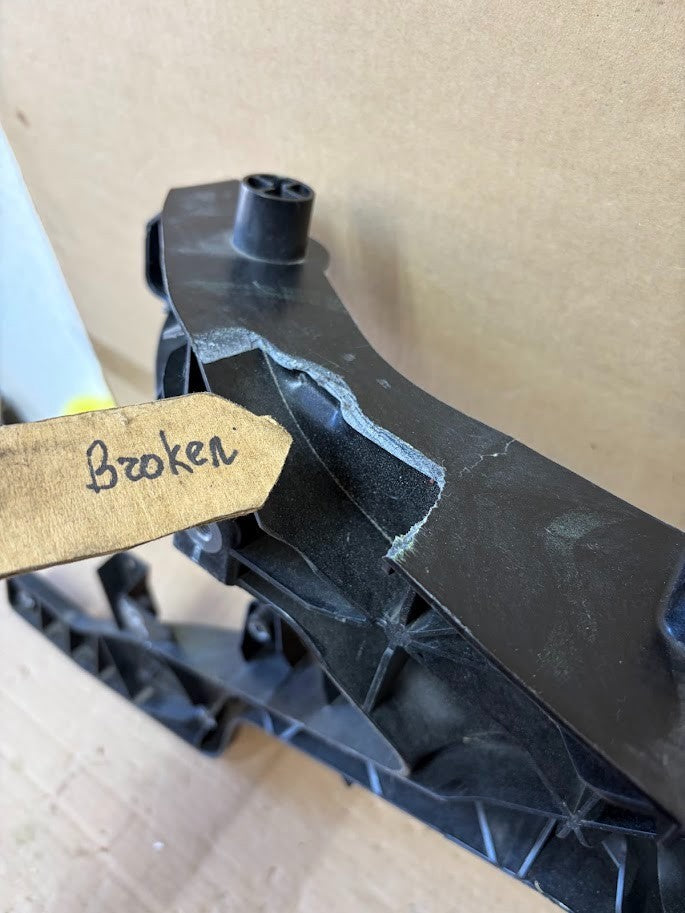 ✅20-24 Tesla Model Y Front End Radiator Core Support 1516277-00-G /damaged