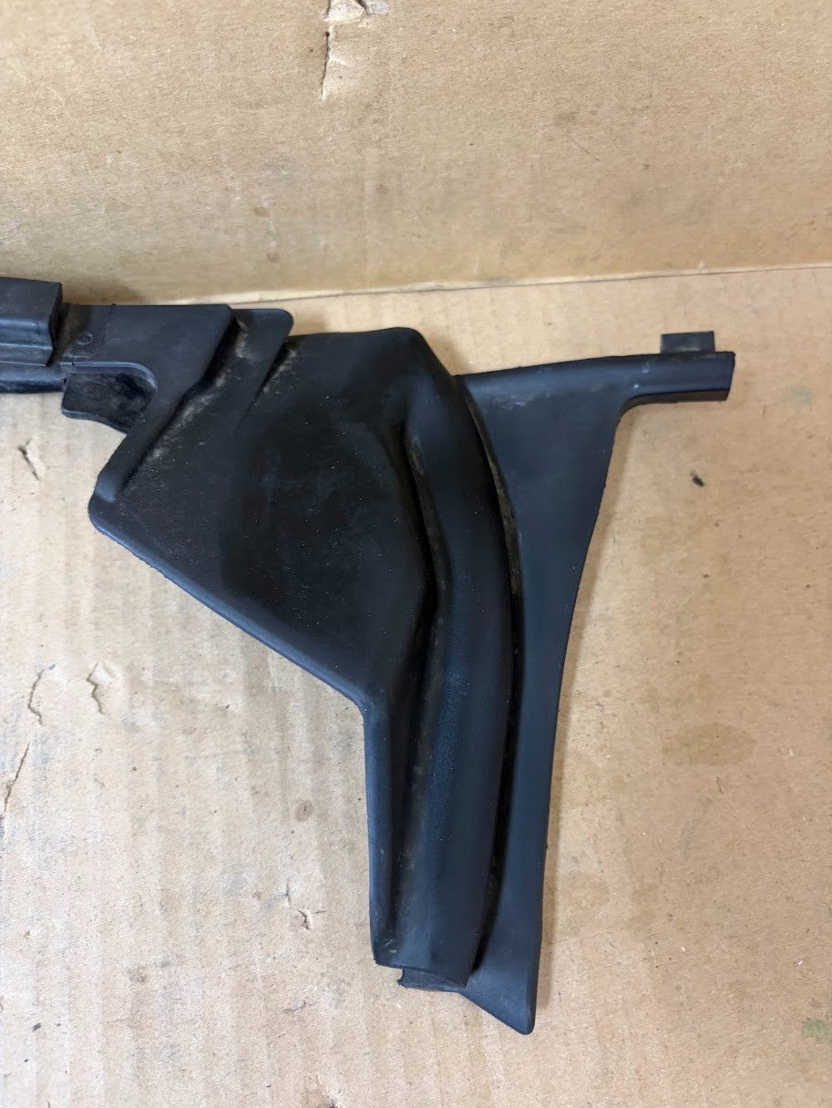 ✅16-26 Tesla Model X  Right Front Inner Belt Door Window Seal OEM 1472045