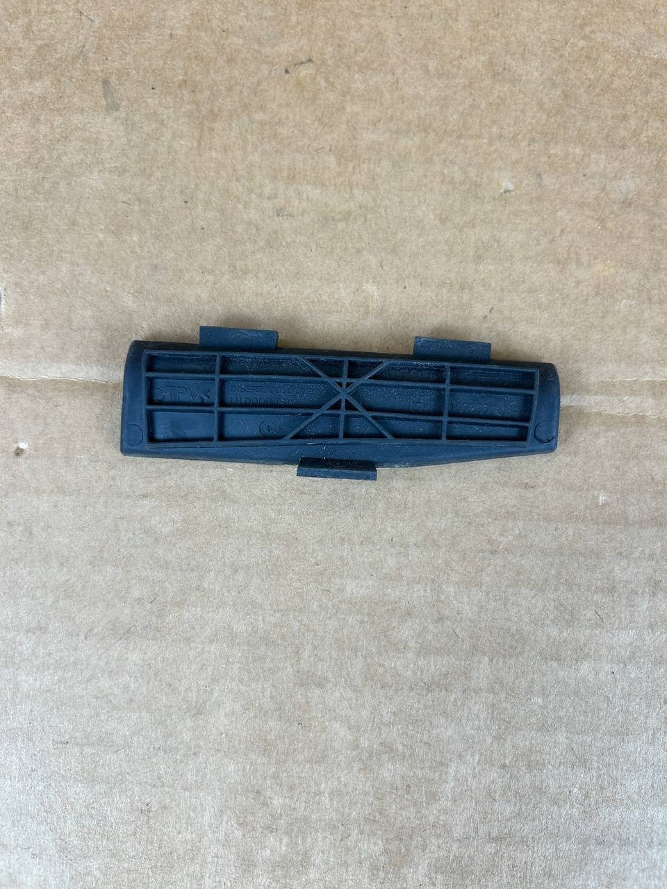 ✅ 12-20 Tesla Model S Front or Rear Left Door Trim Pull Cup Insert 1002966-00-B
