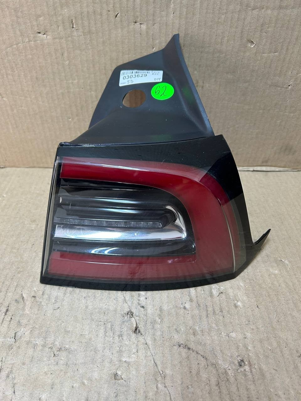 ✅ 17-23 Tesla Model 3/Y OEM Right Rear LED Tail Light 3-Pin 1077398