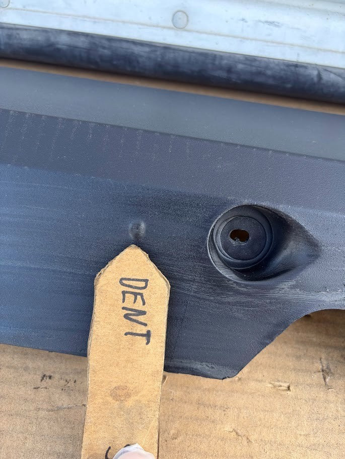 ✅24-25 Tesla Cybertruck Left Rocker Panel Skirt Trim Molding Cover 1816597/bent